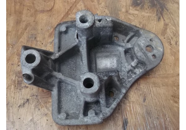 Кронштейн двигуна Renault Kangoo, (4х4), 1.9 DCi, 312301, 068260